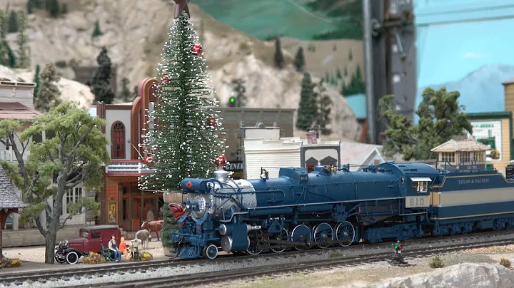 Christmas Season on the Texas & Pacific RR in 4K