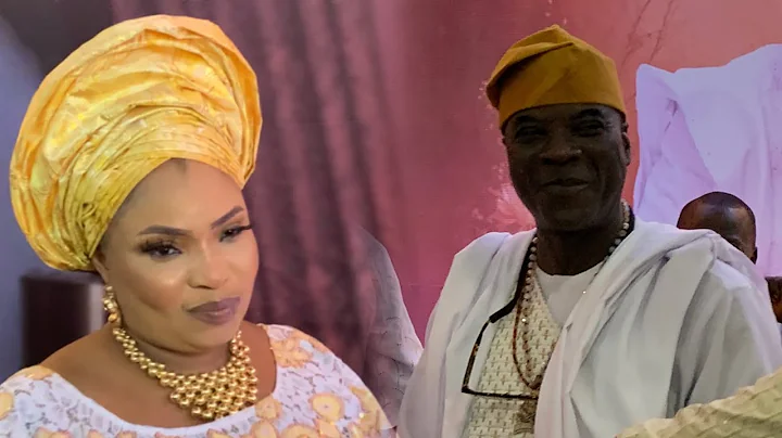 SEE HOW LAIDE BAKARE SURPRISED WASIU AYINDE ON STAGE 