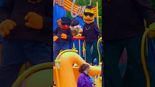 Bert and Ernie with Hoots in the Rock Around the Block Parade #bertandernie #sesameplace #viral