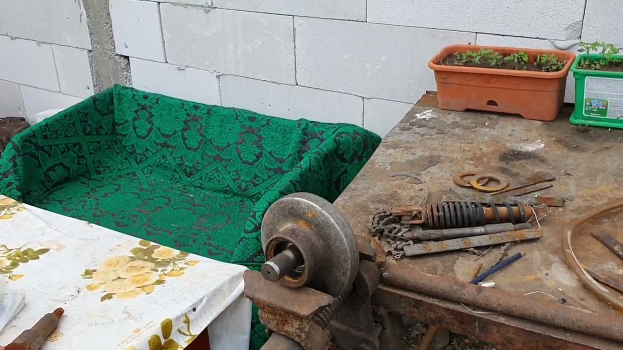 Sa stricat excavatorul lui Tiberiu și Cornel