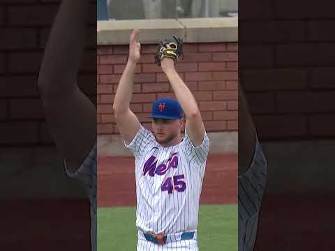 Carson Benge makes an INSANE catch!! 😱 #mets #mlb #baseball #sports #highlights #nationals #shorts