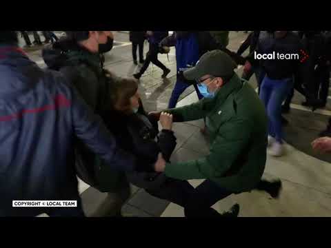 No Green Pass, nuovi fermi di polizia: una signora ed altri manifestanti identificati a Milano