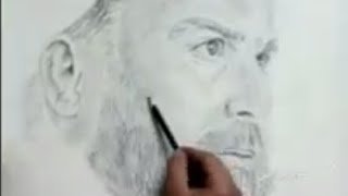 شاهد هذا الرسام كيف يرسم صورة سيد مقتدى بقلم رصاص فدشي جميل جدا