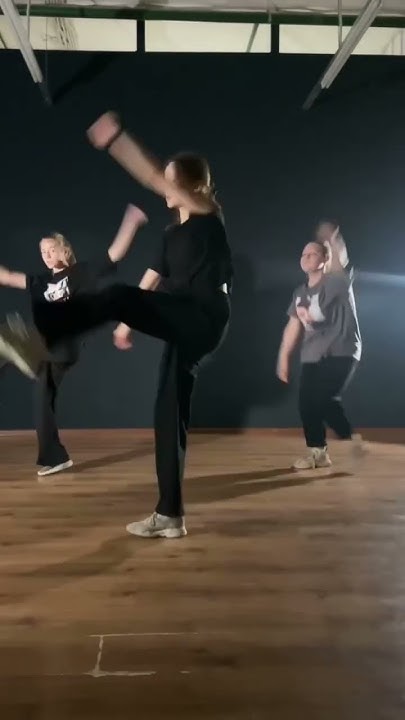 Стильные девчонки танцуют HIP-HOP - YouTube