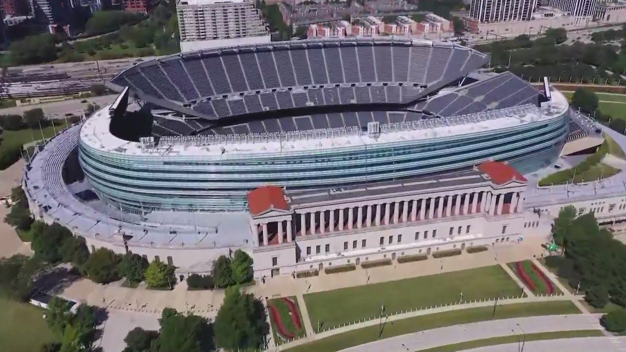 Report: City to explore putting dome on Soldier Field 
