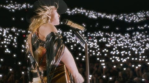 Lainey Wilson - Whirlwind World Tour (Opening Night Recap)