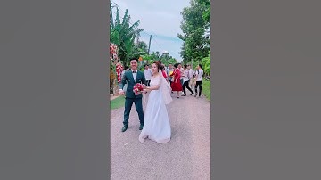 #14 : Nghi thức vui nhất của đám cưới - Tung hoa cưới lên trời ???