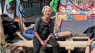 Climate change protests: Actress Emma Thompson flies thousands of miles to join activists