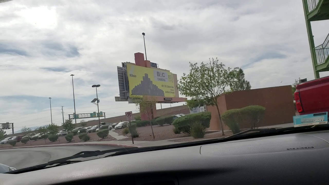 Parking at Las Vegas premium outlets