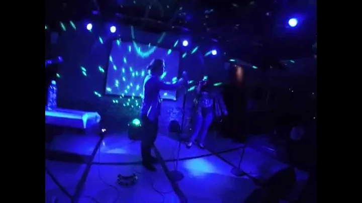 Ian King - Do You Want Me (Live) ft. Sarah Ellsworth