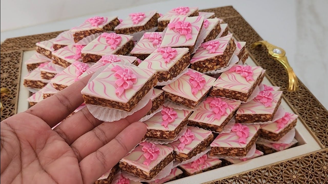 الحلوة لي كلشي كيحماق عليها وضروري منها فالعيد👌كتوجد فرمشة عين😉حلوة الرخامة بمذاق خرافي💪مع التمن💰💰💰💰