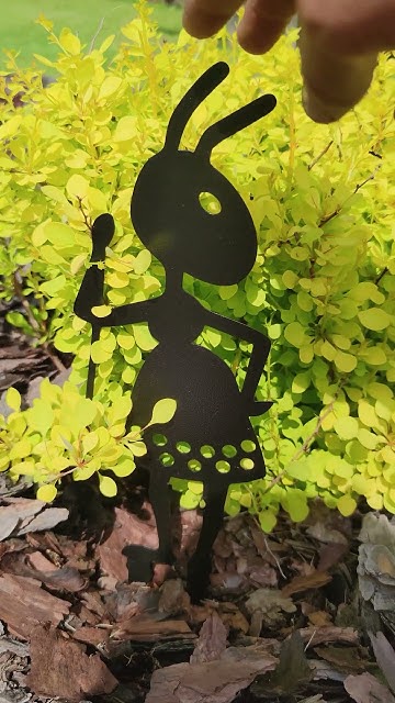 Декоративные садовые фигурки. #flowerworld #flowers #garden - YouTube