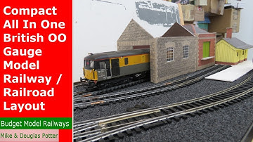 Compact All In One British OO Gauge Model Railway / Railroad Layout