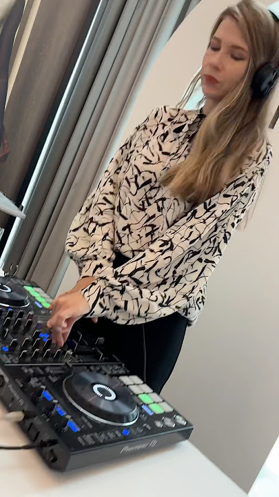 Dj Yana Dubai - corporate event
