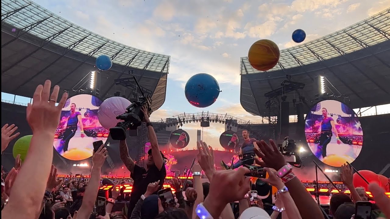 Coldplay - Adventure of a Lifetime - (Live at Berlin 2022)