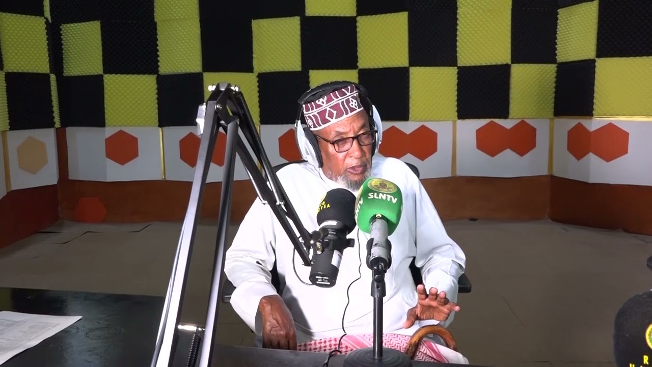 Abwaan Maxamed Aadan Dacar oo ka waramay  wakhtigii ugu horeeyay ee uu  wax ku duubo Radio Hargaysa