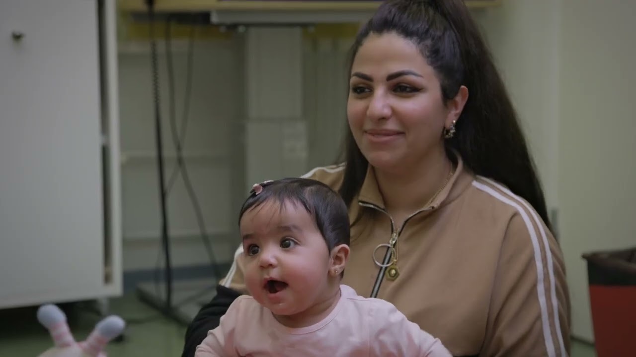 کلینیک بهداشت مادر و کودک در کنار خانواده – زندگی خوب برای کودک (persia) (Neuvola perheen tukena)