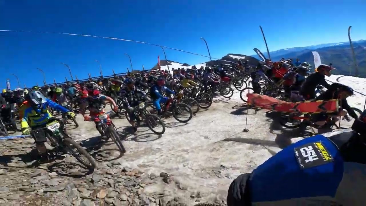 MEGA AVALANCHE RACE 2022 CRASH! YouTube