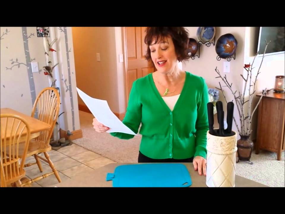 Spice Dawn's rolls the mat the wrong way, ha ha. Please Subscribe.