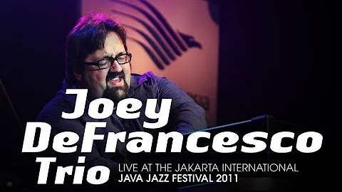 Joey DeFrancesco Trio "Never Can Say Goodbye" live...