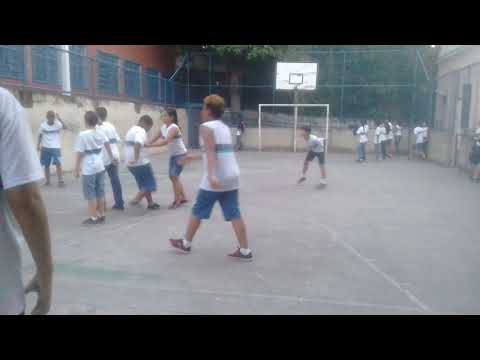 Escola municipal Gonçalves Dias só no futi