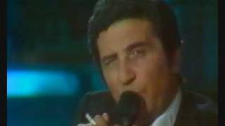 Gilbert Becaud - Je ne fais que passer (1982) chords