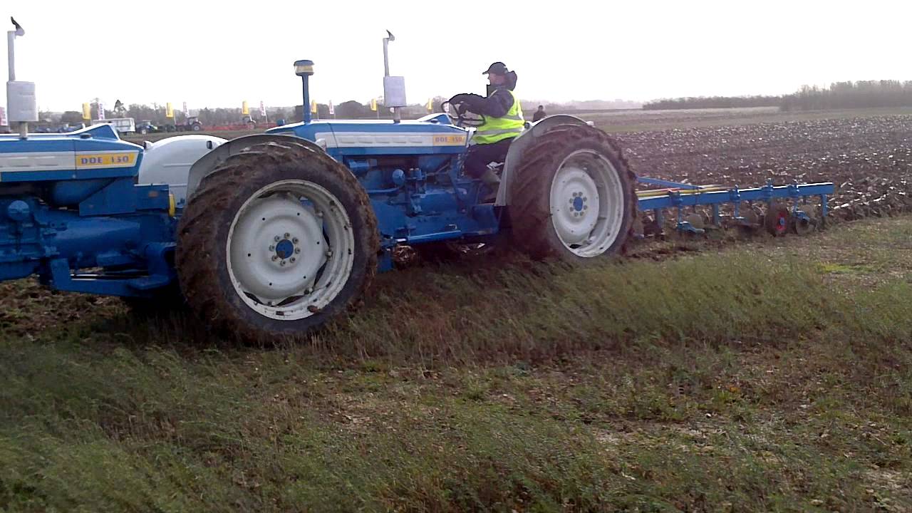 DOE SHOW 2014 Dual drive tractors ploughing Triple d YouTube