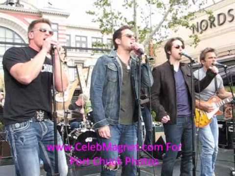 Port Chuck Sings "Jessie's Girl" Live at The Grove...