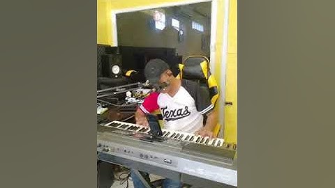 HATI YANG TERLUKA ( COVER) By.Uya eda