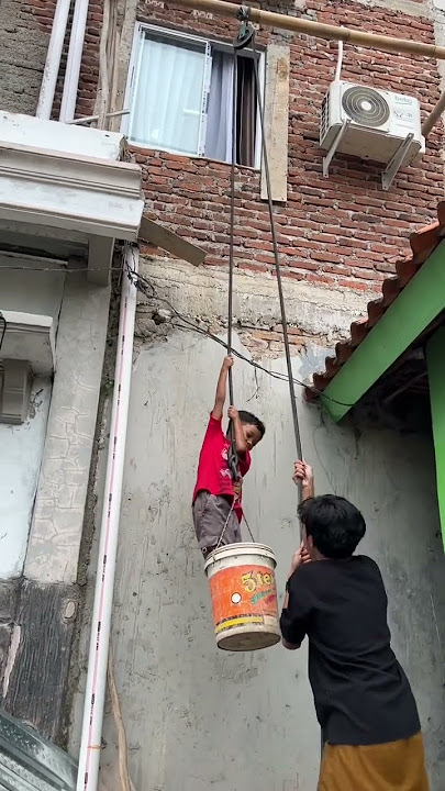 jujur wkwkw ini mereka yang minta  gais buat di tarik ke atas .