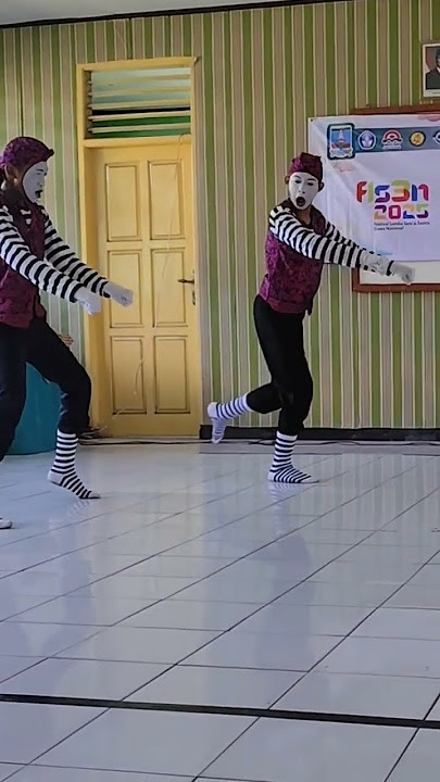 Gerak bersepeda pantomim | Gerak dasar pantomim