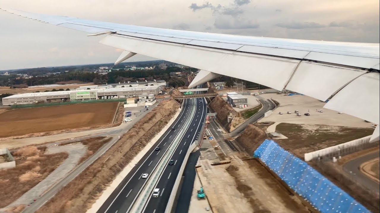 2025年1月 夕方の成田空港 北側からの着陸 (JAL B787-8)