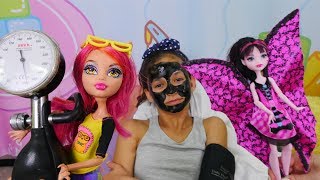 Куклы Монстер Хай спешат на помощь Куклы Монстер Хай спешат на помощь