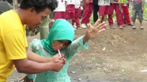 SENI SUNDA GEMYUNG JAIPONG, CISALAK SUBANG selawati