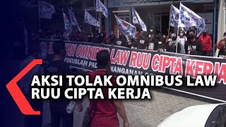 Buruh Di Jateng Tolak Pengesahan RUU Cipta Kerja screenshot 2