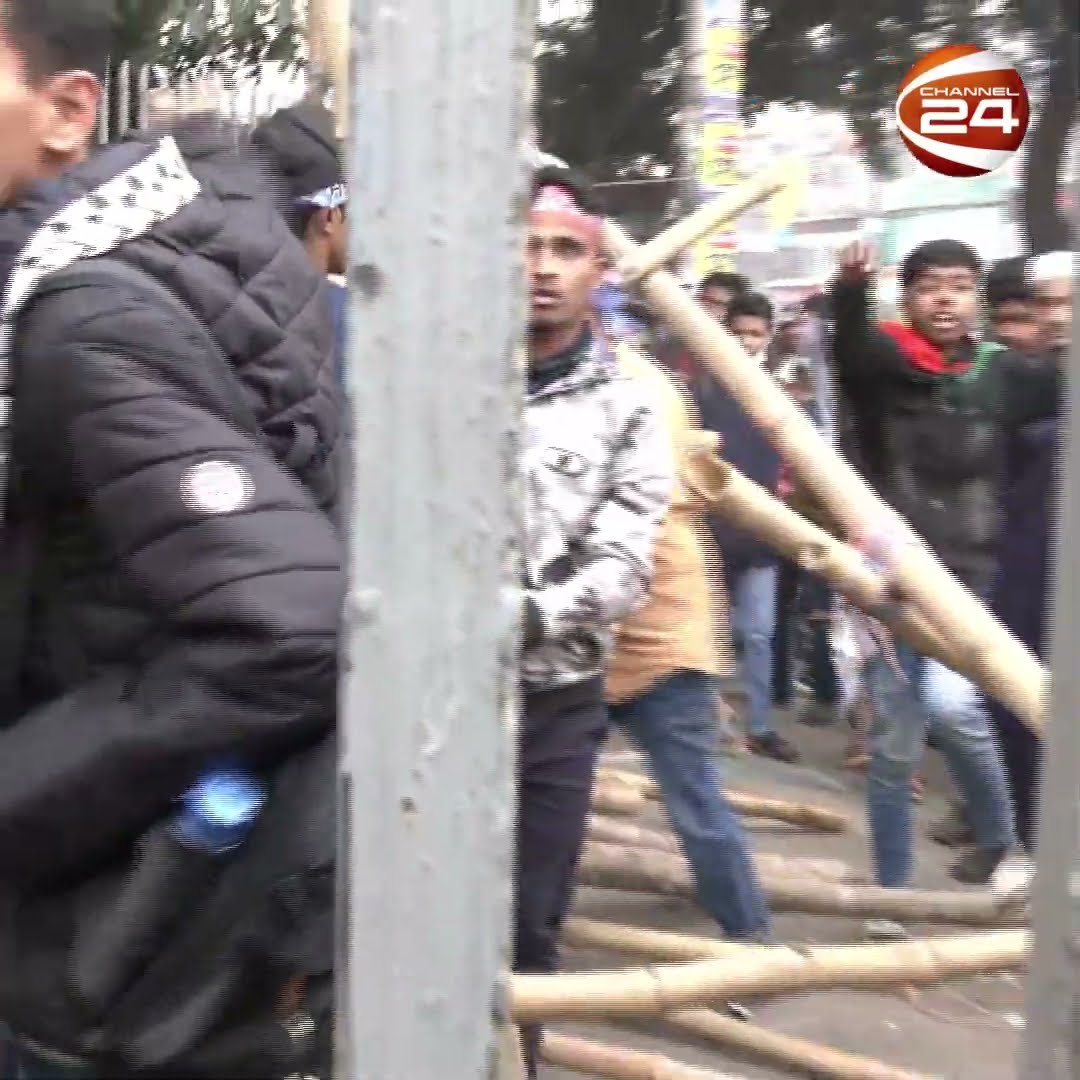 টিকিট না পেয়ে স্টেডিয়ামে ভাঙচুর চালাল বিক্ষুব্ধ দর্শকরা #bpl2025 #mirpurstadium #bplticket #shorts