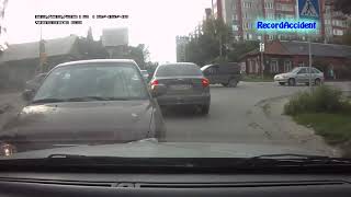 Women Driving Fail could Be The Worlds Worst Female Drive