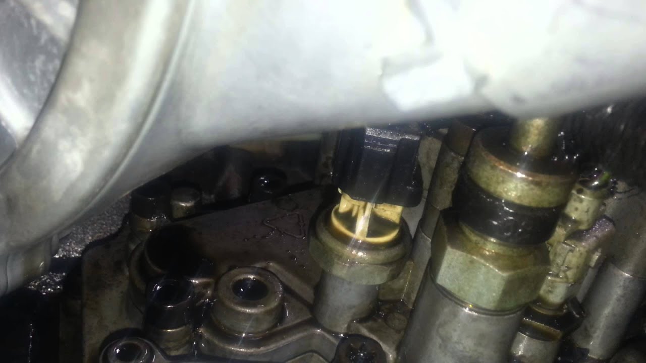 2004 Ford 6.0 oil pressure sensor failure(2) - YouTube 2004 f250 fuel system wiring diagram 