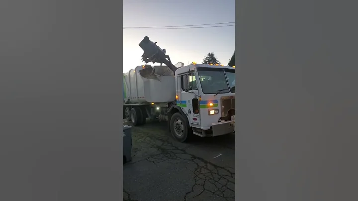 13415 Heil CP Python #garbagetruck #shorts