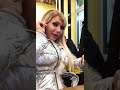 دیانا دادمهر در حال خوردن Diana Dadmehr