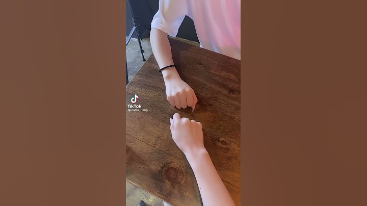 حركة بين الاصدقاء