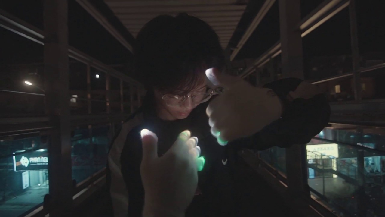 Dreams - Taska Black | LONG x MENTOS GLOVING