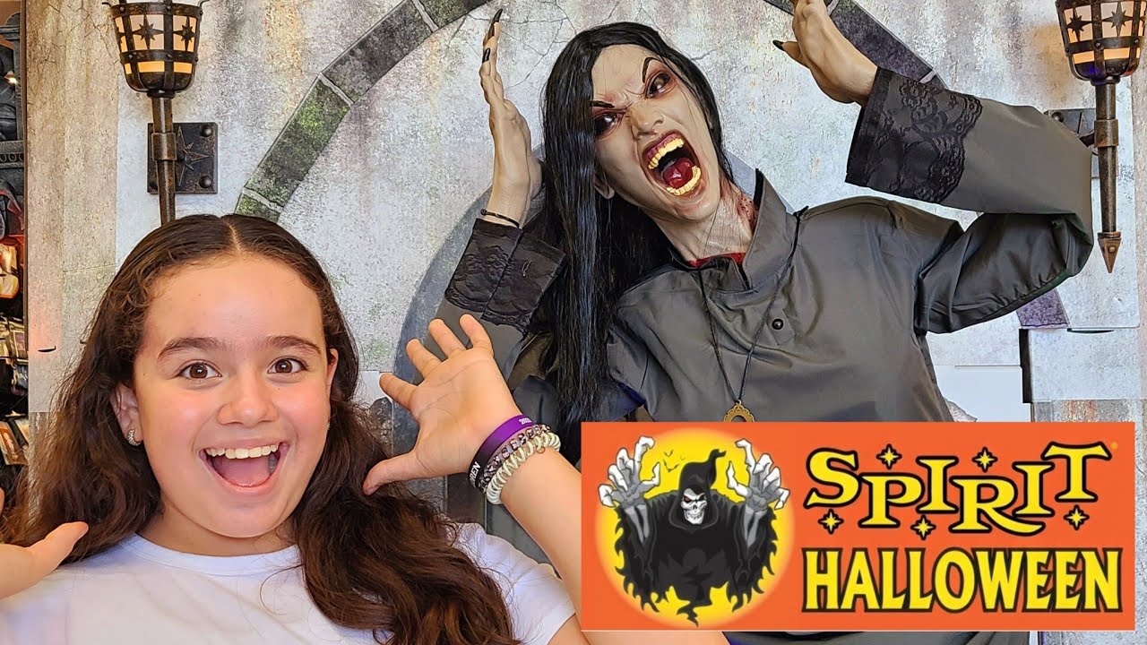 SPIRIT HALLOWEEN 2023 INSIDE ABANDONED PAYLESS SHOES STORE at Harlingen