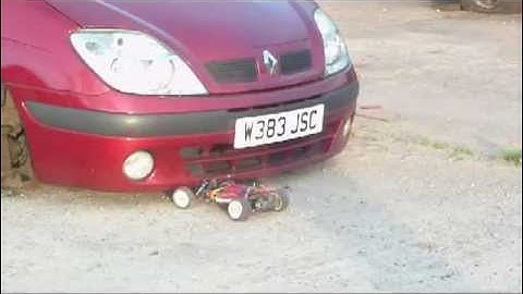 Associated b4 brushless : how much bashing can it take ?