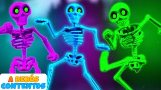 Cinco esqueletos salieron una noche | Rimas espeluznantes de Halloween 2022 | A Bebés Contentos