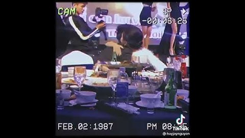 Hương Giang – Matt Liu hôn đắm đuối, “táy máy” tay giữa sự kiện: Hội chứng cuồng bồ đây chứ đâu!