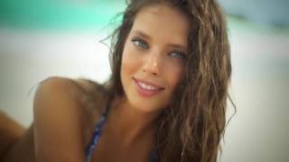 Video thumbnail of "A beautiful girl on the beach"