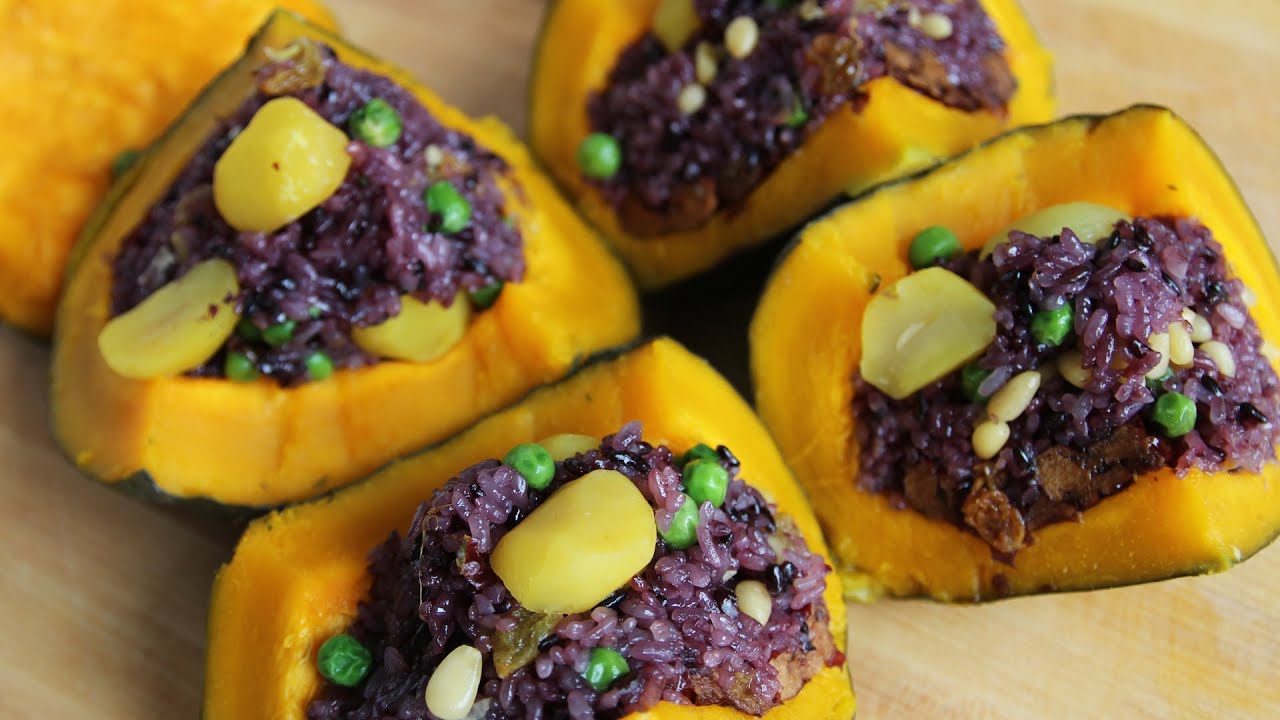 Sweet pumpkin with rice stuffing (Danhobakbap: )