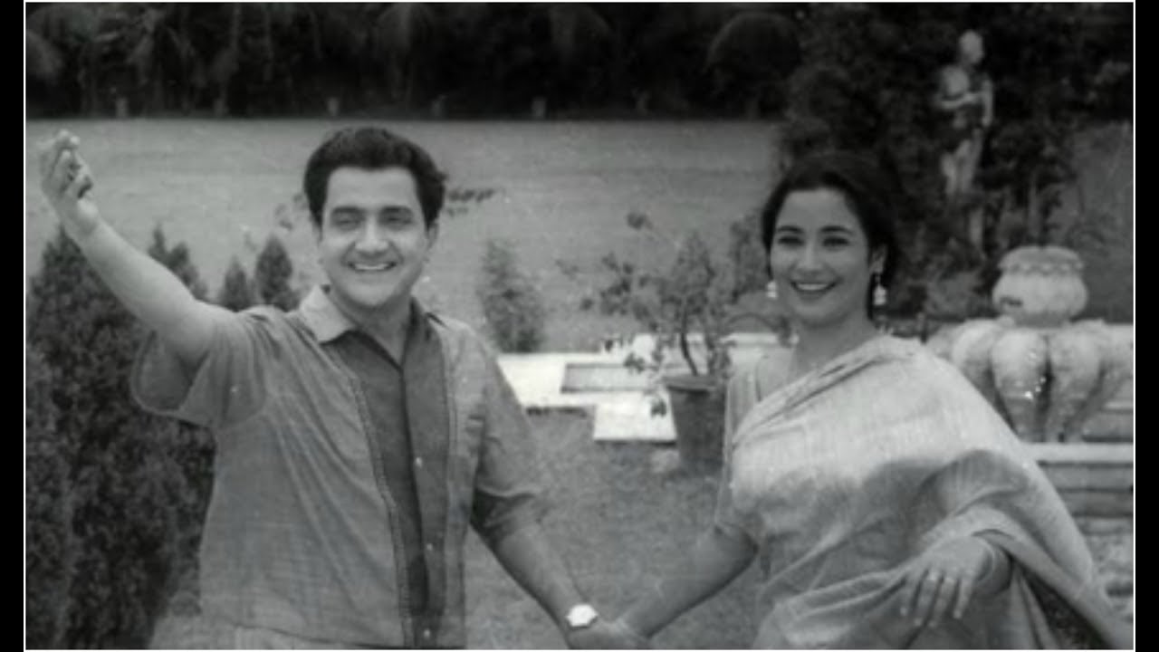 Jo Kehne Se Tum Sharmati Ho (Chandi Ki Deewar) Aaj Udta Hua Mohammad Rafi Asha Bhonsle