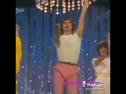 Miguel Bosé canta contra las mascarillas